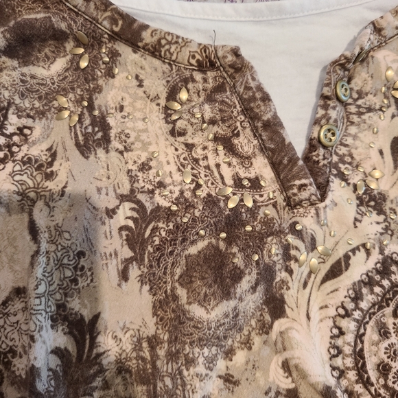 Top - Picture 2 of 3